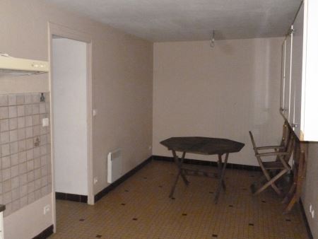 appartement à louer - 2 pièces - 49 m2 - COULANGES LA VINEUSE - 89 - BOURGOGNE