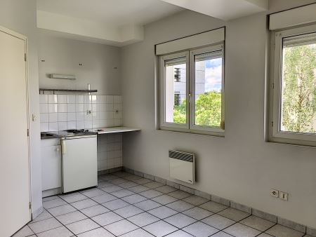 appartement à louer - 1 pièce - 20 m2 - TROYES - 10 - CHAMPAGNE-ARDENNE
