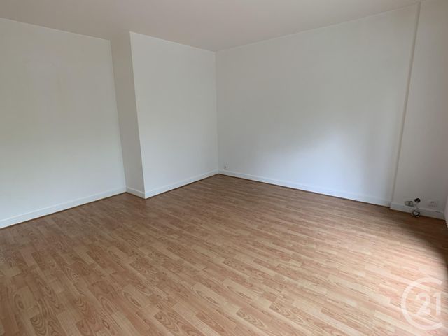 Afficher la photo en grand Appartement F2 à louer - 2 pièces - 43 m2 - VAUX LE PENIL - 77 - ILE-DE-FRANCE