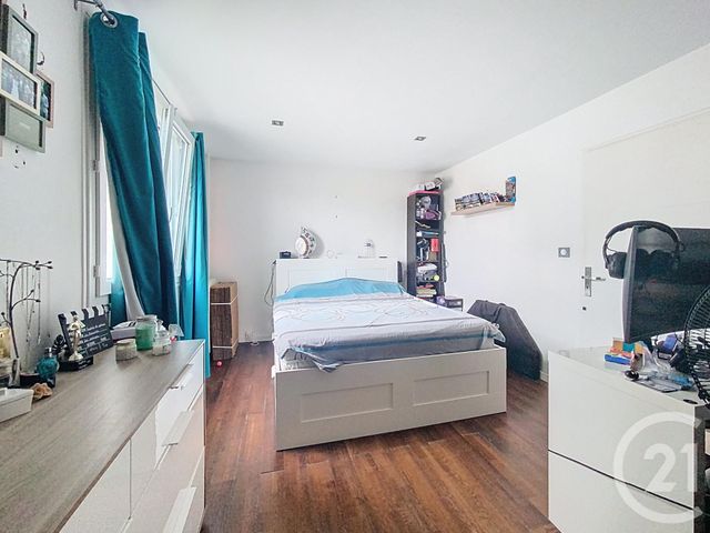 Afficher la photo en grand Appartement F4 à vendre - 4 pièces - 80 m2 - Melun - 77 - ILE-DE-FRANCE