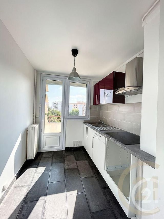 Appartement F3 à louer - 3 pièces - 55,36 m2 - Melun - 77 - ILE-DE-FRANCE