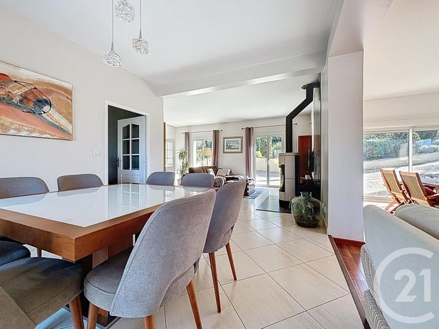 Maison à vendre - 11 pièces - 380,25 m2 - Vaux Le Penil - 77 - ILE-DE-FRANCE