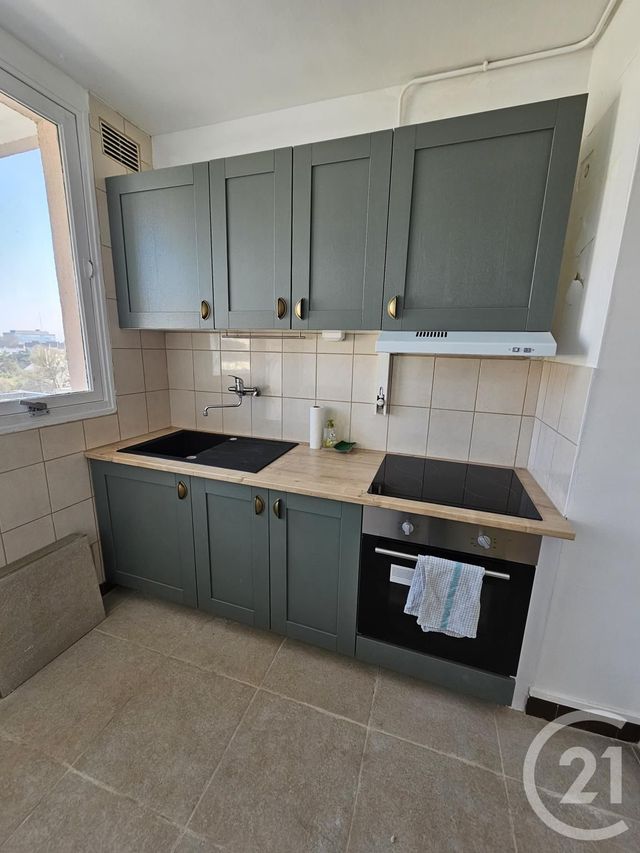 Appartement &agrave; vendre - 3 pi&egrave;ces - 55 m2 - Melun - 77 - ILE-DE-FRANCE