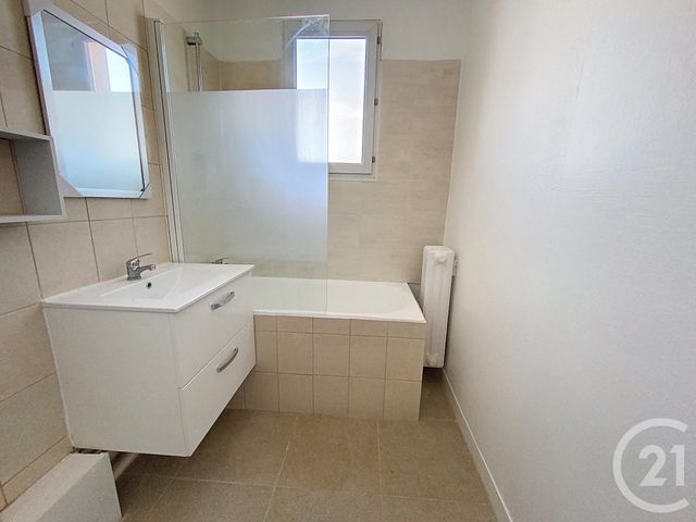 Appartement &agrave; vendre - 3 pi&egrave;ces - 55 m2 - Melun - 77 - ILE-DE-FRANCE