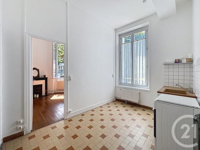 Afficher la photo en grand Appartement F2 bis à vendre - 2 pièces - 42,19 m2 - Melun - 77 - ILE-DE-FRANCE