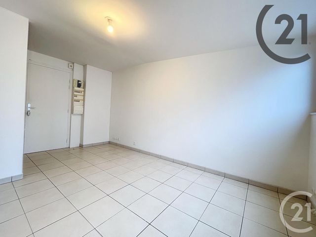 Appartement F2 &agrave; louer - 2 pi&egrave;ces - 31 m2 - Melun - 77 - ILE-DE-FRANCE