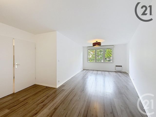 Appartement à louer - 4 pièces - 89,33 m2 - Melun - 77 - ILE-DE-FRANCE