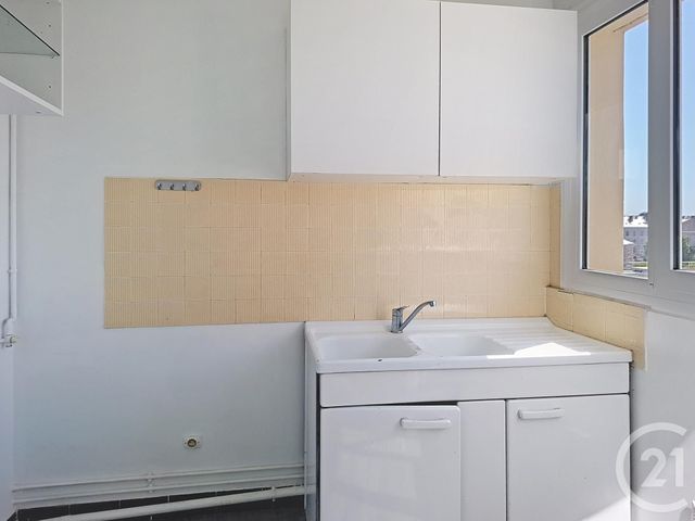 Appartement F1 à vendre - 1 pièce - 24,77 m2 - Melun - 77 - ILE-DE-FRANCE