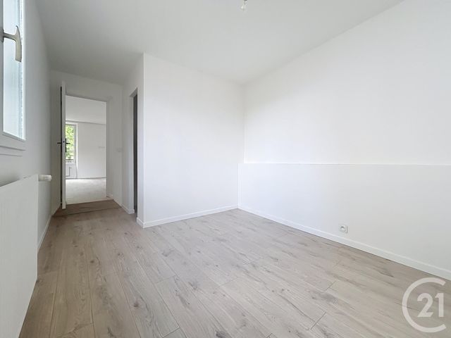 Afficher la photo en grand Appartement F2 à vendre - 2 pièces - 43,25 m2 - Melun - 77 - ILE-DE-FRANCE
