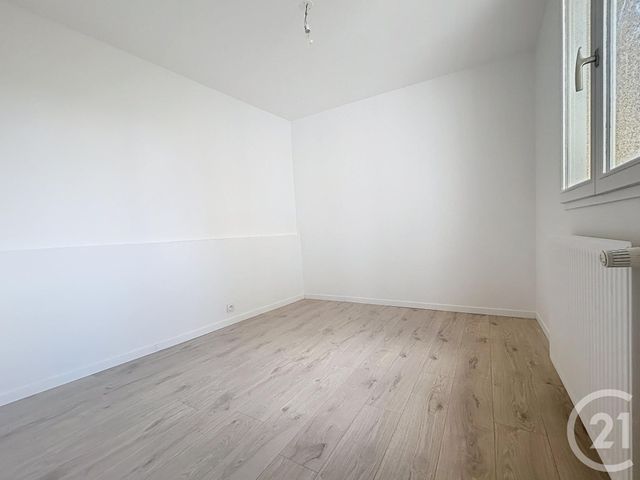 Afficher la photo en grand Appartement F2 à vendre - 2 pièces - 43,25 m2 - Melun - 77 - ILE-DE-FRANCE