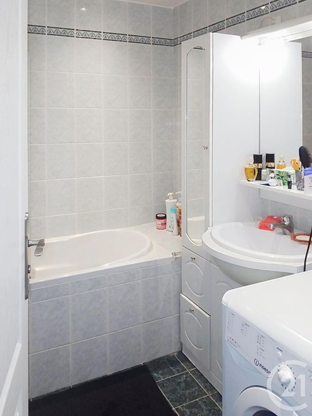 Afficher la photo en grand Appartement F3 à vendre - 3 pièces - 62,68 m2 - Melun - 77 - ILE-DE-FRANCE