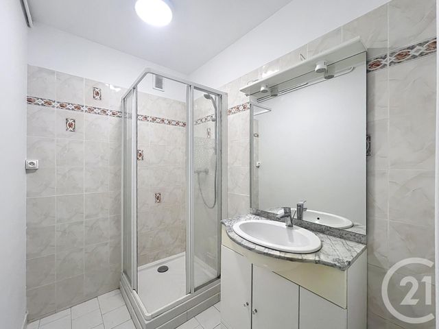 Appartement F2 &agrave; louer - 2 pi&egrave;ces - 42,22 m2 - Melun - 77 - ILE-DE-FRANCE