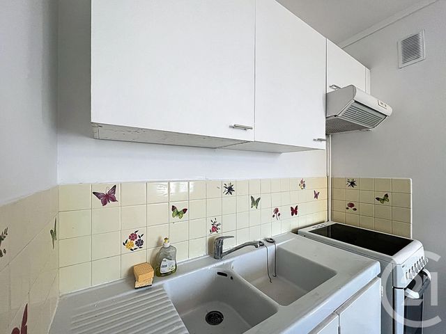 Appartement F2 &agrave; louer - 2 pi&egrave;ces - 42,22 m2 - Melun - 77 - ILE-DE-FRANCE