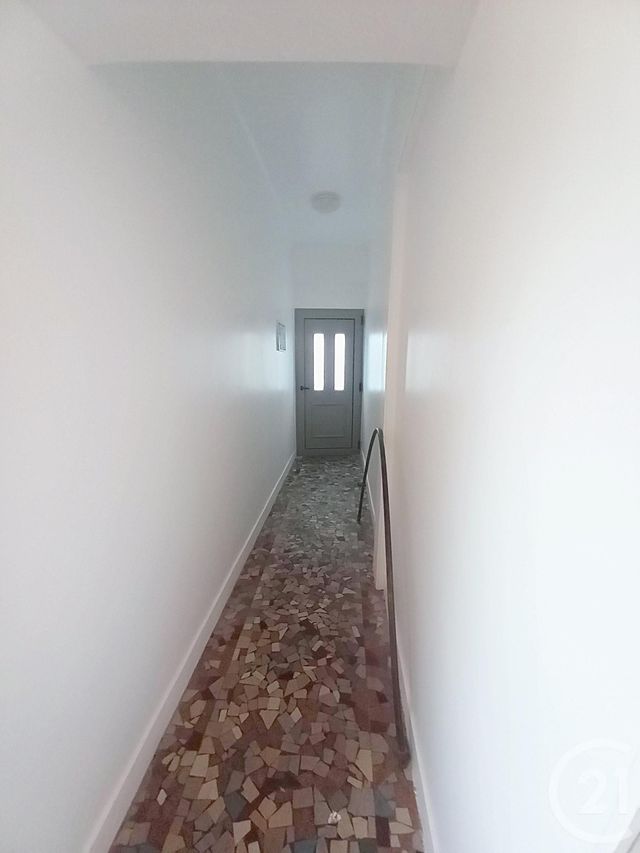 Afficher la photo en grand Appartement F2 à vendre - 2 pièces - 38 m2 - Melun - 77 - ILE-DE-FRANCE