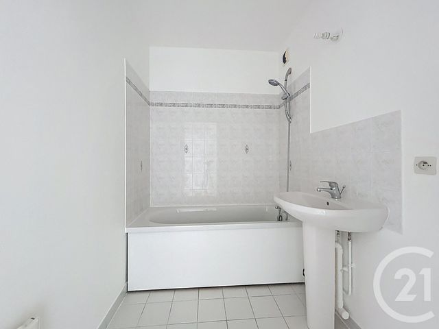 Appartement F3 à vendre - 3 pièces - 65,21 m2 - Melun - 77 - ILE-DE-FRANCE