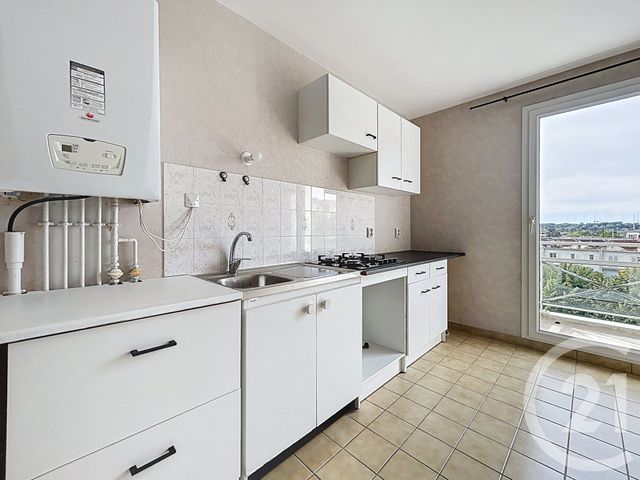 Appartement F3 à vendre - 3 pièces - 65,21 m2 - Melun - 77 - ILE-DE-FRANCE