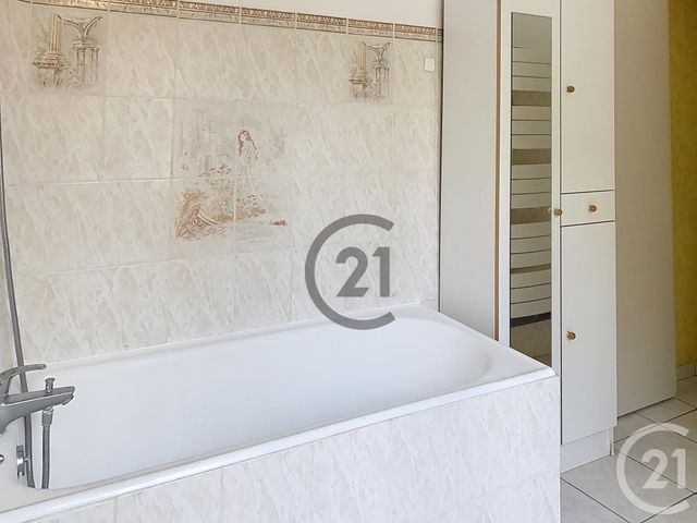 Appartement Duplex &agrave; louer - 4 pi&egrave;ces - 63,88 m2 - Le Mee Sur Seine - 77 - ILE-DE-FRANCE