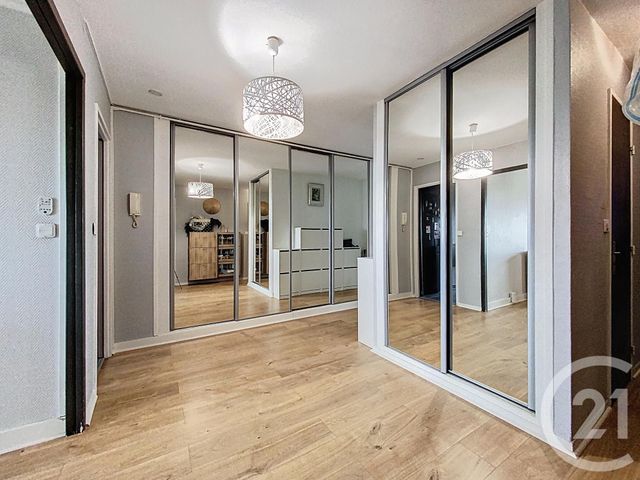 Appartement F4 à vendre - 4 pièces - 98,50 m2 - Le Mee Sur Seine - 77 - ILE-DE-FRANCE
