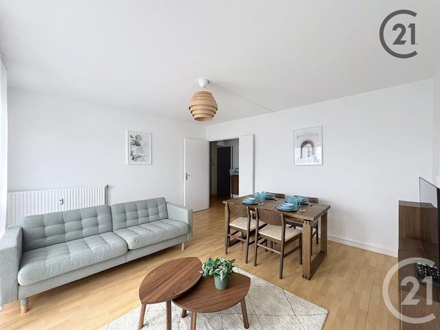 Appartement F4 à louer - 4 pièces - 80,86 m2 - Melun - 77 - ILE-DE-FRANCE