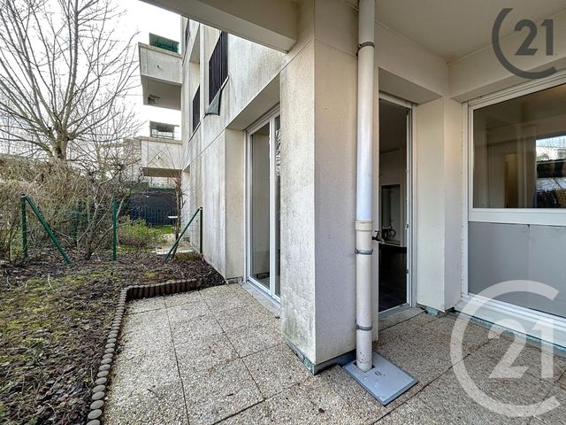 Appartement F1 à louer - 1 pièce - 30,75 m2 - Savigny Le Temple - 77 - ILE-DE-FRANCE