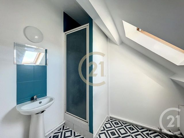 Afficher la photo en grand Appartement Duplex à louer - 3 pièces - 41 m2 - Melun - 77 - ILE-DE-FRANCE