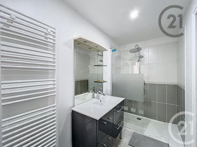 Appartement F2 &agrave; louer - 2 pi&egrave;ces - 34,70 m2 - Melun - 77 - ILE-DE-FRANCE