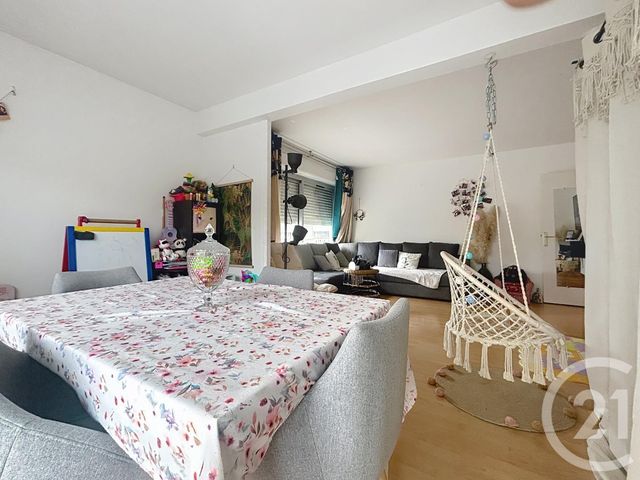 Appartement F3 &agrave; vendre - 4 pi&egrave;ces - 75,23 m2 - Melun - 77 - ILE-DE-FRANCE