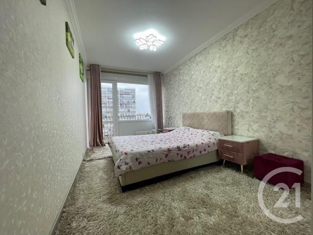 Appartement à vendre - 4 pièces - 83,90 m2 - Melun - 77 - ILE-DE-FRANCE