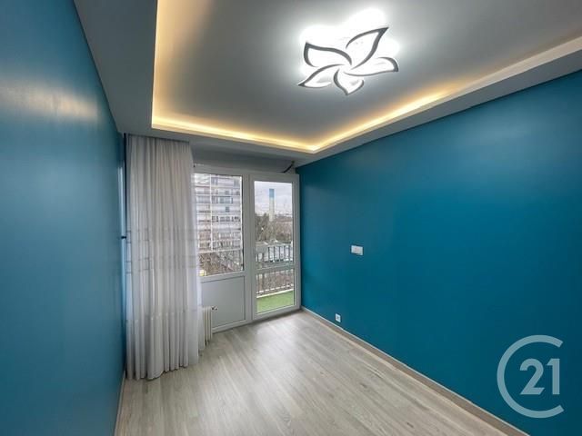 Appartement à vendre - 4 pièces - 83,90 m2 - Melun - 77 - ILE-DE-FRANCE