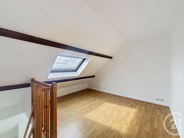 Appartement Duplex &agrave; louer - 2 pi&egrave;ces - 30 m2 - Melun - 77 - ILE-DE-FRANCE