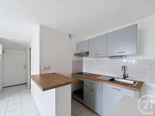 Appartement Duplex &agrave; louer - 2 pi&egrave;ces - 30 m2 - Melun - 77 - ILE-DE-FRANCE