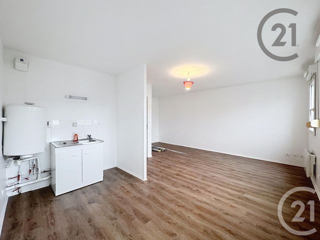 Appartement F1 &agrave; louer - 1 pi&egrave;ce - 30,60 m2 - Melun - 77 - ILE-DE-FRANCE