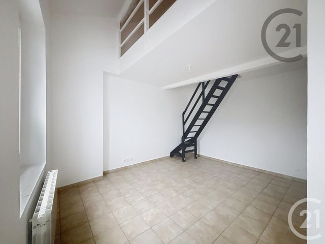 Appartement Duplex à louer - 2 pièces - 23,44 m2 - Melun - 77 - ILE-DE-FRANCE