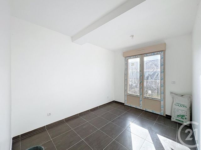 Maison &agrave; louer - 5 pi&egrave;ces - 137,35 m2 - Dammarie Les Lys - 77 - ILE-DE-FRANCE