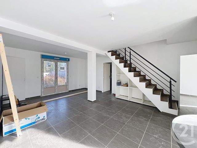 Maison &agrave; louer - 5 pi&egrave;ces - 137,35 m2 - Dammarie Les Lys - 77 - ILE-DE-FRANCE