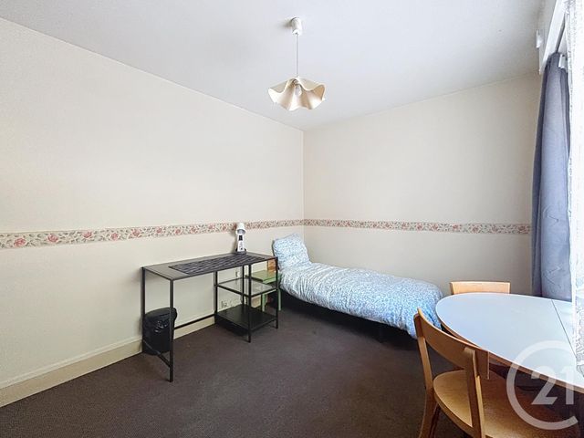 Appartement F1 &agrave; louer - 1 pi&egrave;ce - 15 m2 - Melun - 77 - ILE-DE-FRANCE