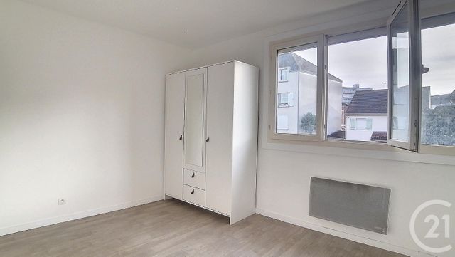 Appartement &agrave; louer - 2 pi&egrave;ces - 35 m2 - Melun - 77 - ILE-DE-FRANCE