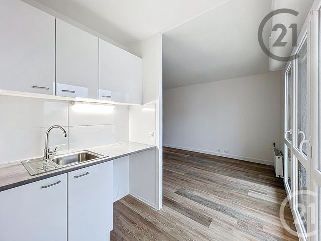 Appartement F1 &agrave; louer - 1 pi&egrave;ce - 35,80 m2 - Melun - 77 - ILE-DE-FRANCE
