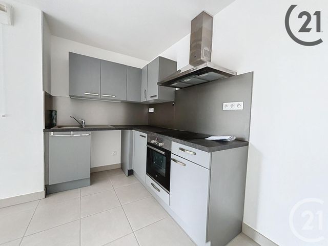 Appartement F3 &agrave; louer - 3 pi&egrave;ces - 61,35 m2 - Melun - 77 - ILE-DE-FRANCE