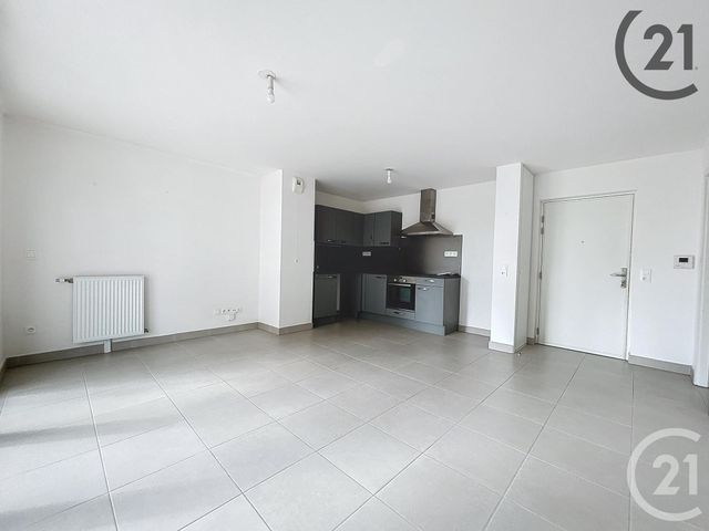 Appartement F3 &agrave; louer - 3 pi&egrave;ces - 61,35 m2 - Melun - 77 - ILE-DE-FRANCE