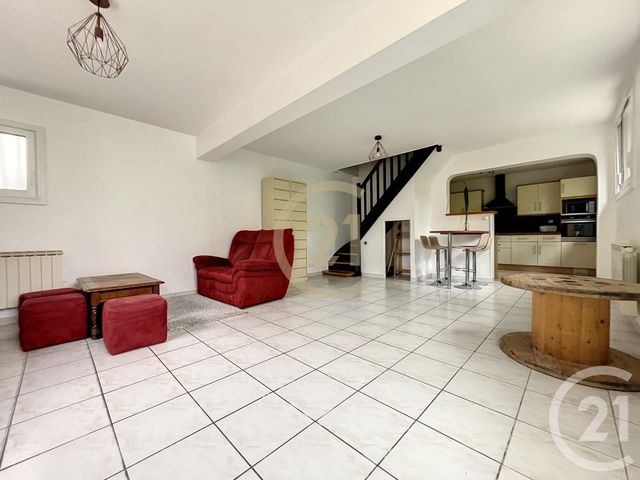 Maison &agrave; louer - 3 pi&egrave;ces - 71 m2 - Le Mee Sur Seine - 77 - ILE-DE-FRANCE