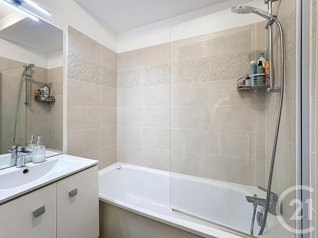 Appartement F3 &agrave; vendre - 3 pi&egrave;ces - 62,70 m2 - 77 - ILE-DE-FRANCE