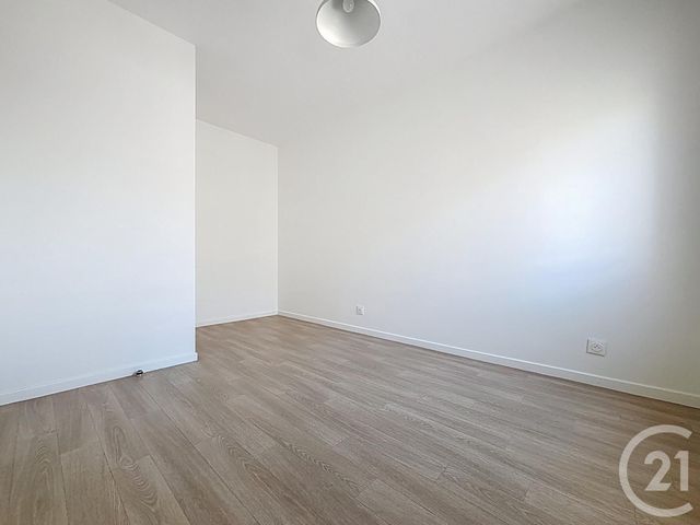 Appartement F3 &agrave; louer - 3 pi&egrave;ces - 65,33 m2 - Melun - 77 - ILE-DE-FRANCE
