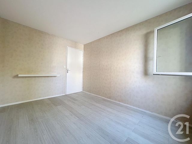 Appartement &agrave; louer - 3 pi&egrave;ces - 68,26 m2 - Melun - 77 - ILE-DE-FRANCE
