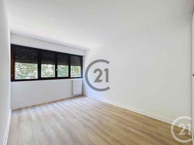Appartement F4 &agrave; louer - 4 pi&egrave;ces - 120 m2 - Vaux Le Penil - 77 - ILE-DE-FRANCE