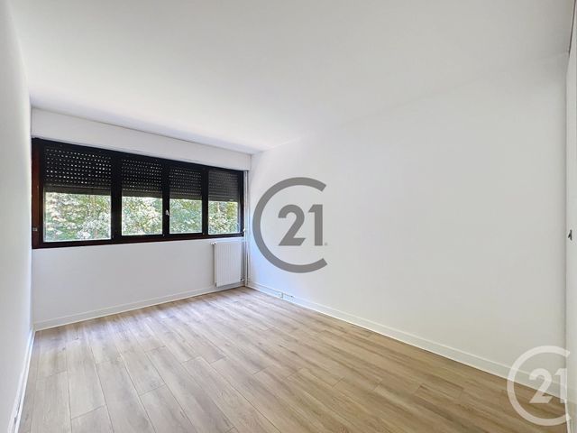 Appartement F4 &agrave; louer - 4 pi&egrave;ces - 120 m2 - Vaux Le Penil - 77 - ILE-DE-FRANCE