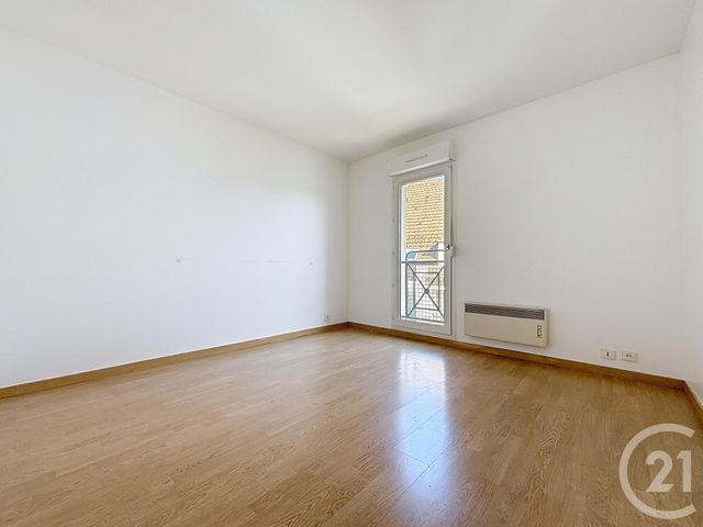 Appartement F3 &agrave; louer - 3 pi&egrave;ces - 72,72 m2 - Melun - 77 - ILE-DE-FRANCE