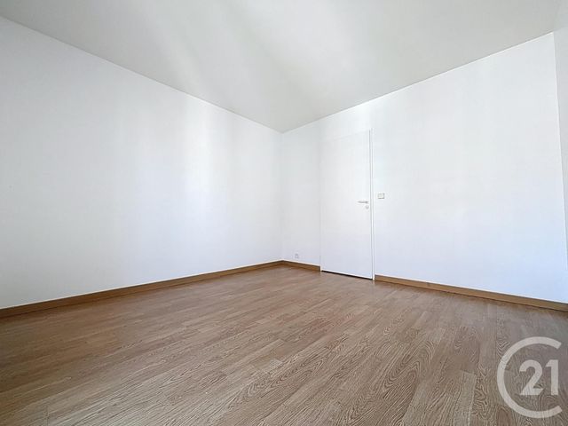 Appartement F3 &agrave; louer - 3 pi&egrave;ces - 72,72 m2 - Melun - 77 - ILE-DE-FRANCE