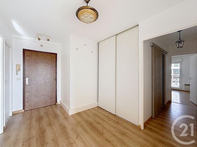 Appartement F3 &agrave; louer - 3 pi&egrave;ces - 72,72 m2 - Melun - 77 - ILE-DE-FRANCE