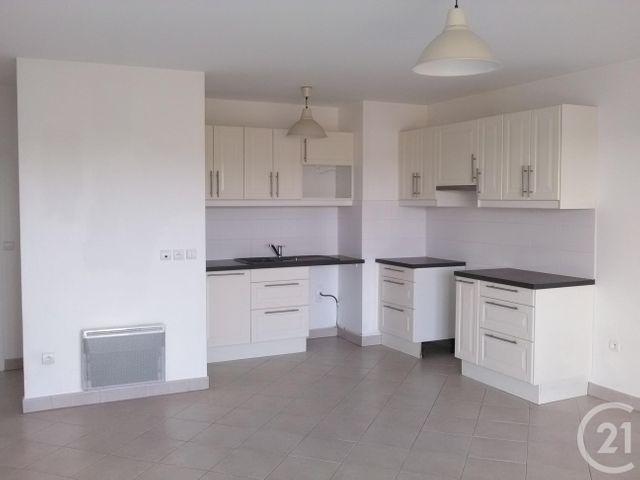 Appartement F3 &agrave; louer - 3 pi&egrave;ces - 60,34 m2 - St Fargeau Ponthierry - 77 - ILE-DE-FRANCE